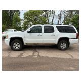2007 CHEVROLET SUBURBAN LT *4x4 | No Accidents Reported* (NO RESERVE)
