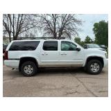 2007 CHEVROLET SUBURBAN LT *4x4 | No Accidents Reported* (NO RESERVE)