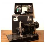 Vintage Singer Featherweight Sewing Machine w/Case