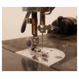 Vintage Singer Featherweight Sewing Machine w/Case