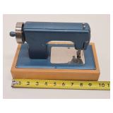 Wonderful Collection of Vintage & Antique Toy Sewing Machines #4