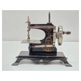 Wonderful Collection of Vintage & Antique Toy Sewing Machines #5