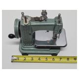 Wonderful Collection of Vintage & Antique Toy Sewing Machines #19