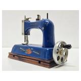 Wonderful Collection of Vintage & Antique Toy Sewing Machines #20