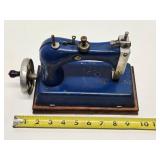 Wonderful Collection of Vintage & Antique Toy Sewing Machines #20