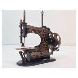 Wonderful Collection of Vintage & Antique Toy Sewing Machines #27