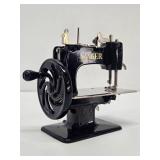 Wonderful Collection of Vintage & Antique Toy Sewing Machines #42