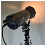 Impact VC-500LR 500Ws Digital Monolight Photography Flash with Stand