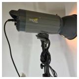 Impact VC-500LR 500Ws Digital Monolight Photography Flash with Stand