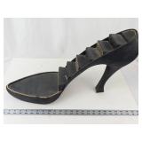 Just the Right Shoe Black High Heel Display Stand