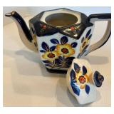 Japanese Ceramic Teapots, Canisters & Shakers Mixed Lot