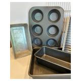 Chicago Metallic Bakeware Mixed Lot (10 Pieces)