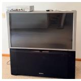Hitachi Projection TV Cabinet With VCR & Cables