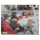 Mixed Lot: Costume Jewelry