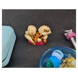 Mixed Lot: Costume Jewelry