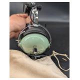 David Clark H10-40 Aviation Headset With Sporty's Pilot Shop Bag