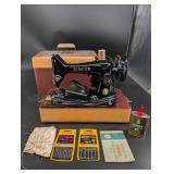 Vintage Singer 99K Sewing Machine With Case & Accessories