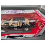 1979 Pontiac Firebird Trans Am Road Signature 1:18 Die-Cast Model