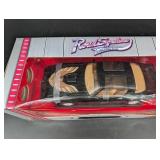 1979 Pontiac Firebird Trans Am Road Signature 1:18 Die-Cast Model