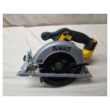 DeWALT 20V MAX Cordless Circular Saw Bare Tool Good Condition