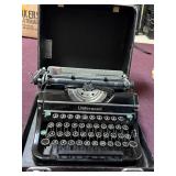 Underwood Champion Portable Manual Typewriter w/ Case Black Vintage