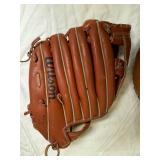 Vintage Wilson A2575 Baseball Glove- catcher
