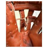 Vintage Wilson A2575 Baseball Glove- catcher
