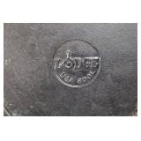Lodge Cast Iron Dutch Oven With Lid