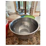 Tupperware Kitchen Bowl Lot w Colander Mixing Serving Storage Set