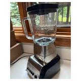 Oster All Metal Drive Blender Glass Jar 1.5 Liter Black Chrome Base