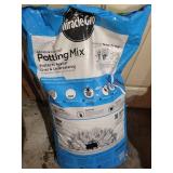Miracle-Gro Moisture Control Potting Mix