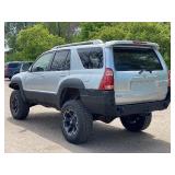 2004 TOYOTA 4RUNNER LIMITED *No Accidents Reported | All Wheel Drive* (NO RESERVE)