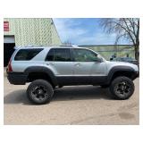 2004 TOYOTA 4RUNNER LIMITED *No Accidents Reported | All Wheel Drive* (NO RESERVE)