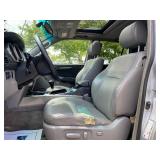 2004 TOYOTA 4RUNNER LIMITED *No Accidents Reported | All Wheel Drive* (NO RESERVE)