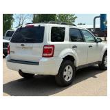 2009 FORD ESCAPE XLT *131k Miles* (NO RESERVE)