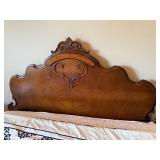 Ornate Full Size Wood Bed Frame With Quilt & Pillow Set