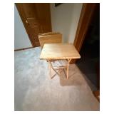 Wood Folding TV trays (Lot of 4) with stand
