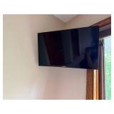 Samsung 32 in Flat Screen TV Black Wall Mountable See Photos