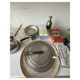 Kitchen Gadget Lot OXO AccuSharp Sur La Table Pizza Tray & Slicer