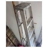 Mixed Lot: 2 Aluminum Ladders