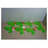 *8* Water Squirt Guns
