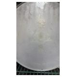 Pizza pan separators and pizza pans