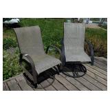 *2* Swivel Outdoor Patio Chairs