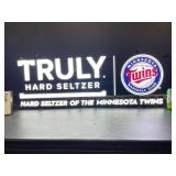 MN Twins baseball, MLB / Truly Hard Seltzer