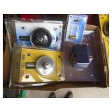 2 flat of air compressor parts. New in tha package. As shown.