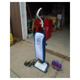 Hoover cordless vacuum with 2 batteries & charger. New condition. But will not power up. As shown.