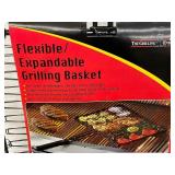 shelves - Chefmate Grill Topper, Skillet & Expandable Basket 3-piece Mixed Lot