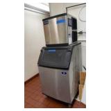 Avantco Ice Machine Head W/ a Manitowok Hopper