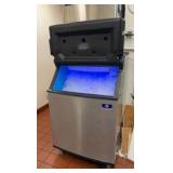 Avantco Ice Machine Head W/ a Manitowok Hopper
