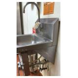 AERO  Wall Mount Knee Valve Hand Sink